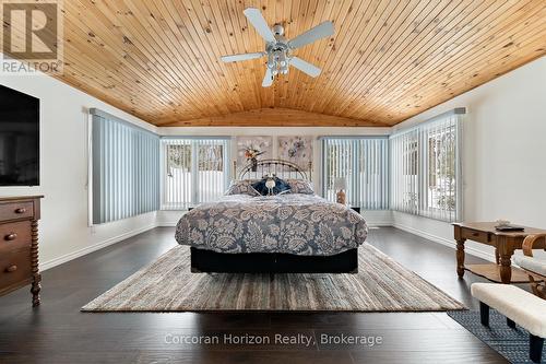 3000 Whelan Way, Ramara, ON - Indoor Photo Showing Bedroom