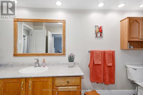 218 Datas Drive, Clearview (Stayner), ON - Indoor Photo Showing Bathroom