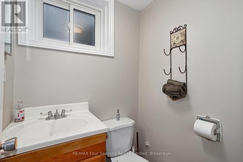218 Datas Drive, Clearview (Stayner), ON - Indoor Photo Showing Bathroom