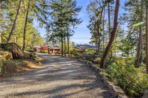 220 Scott Point Dr, Salt Spring, BC 