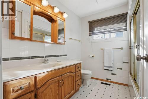 414 Preston Avenue S, Saskatoon, SK - Indoor Photo Showing Bathroom