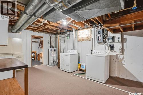 414 Preston Avenue S, Saskatoon, SK - Indoor Photo Showing Laundry Room