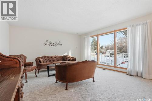 414 Preston Avenue S, Saskatoon, SK - Indoor