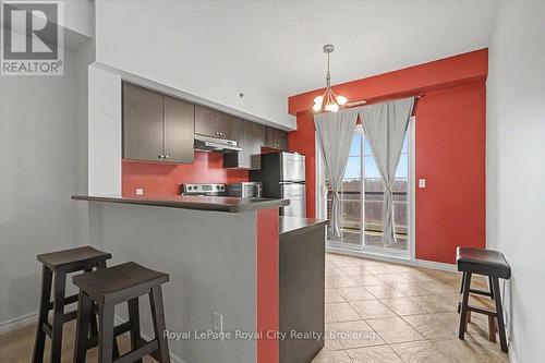 412 - 308 Watson Parkway N, Guelph (Grange Road), ON - Indoor Photo Showing Kitchen