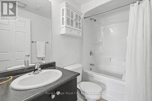 412 - 308 Watson Parkway N, Guelph (Grange Road), ON - Indoor Photo Showing Bathroom