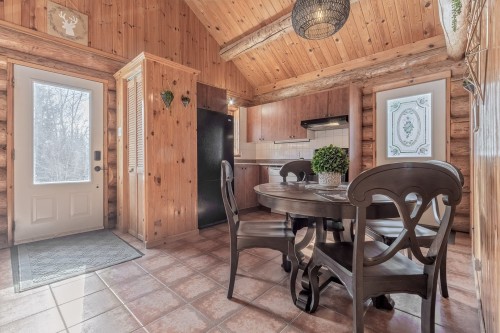 Kitchen - 1364 5E Avenue, Saint-Gabriel-De-Valcartier, QC - Indoor Photo Showing Dining Room