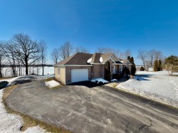 1595 Route des Outaouais  Grenville-Sur-La-Rouge, QC J0V 1B0