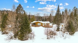 22 Ch. de Dorion  Saint-Adolphe-D'Howard, QC J0T 2B0