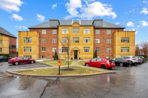 1-7141 Rue de Lanivet  Brossard, QC J4Y 0M1