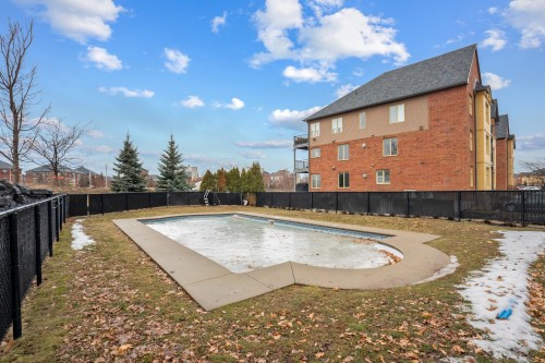 Piscine - 1-7140 Rue De Lanivet, Brossard, QC - Outdoor With In Ground Pool