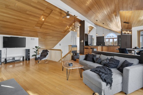 Salon - 830 Rue Des Conifères, Prévost, QC - Indoor Photo Showing Living Room