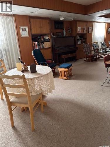 401 1St Avenue, Ponteix, SK 