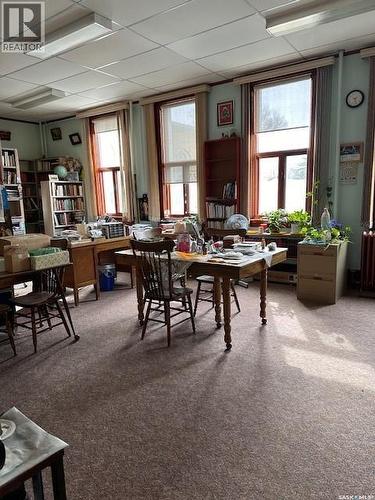 401 1St Avenue, Ponteix, SK 