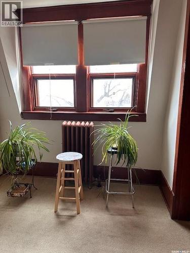 401 1St Avenue, Ponteix, SK 