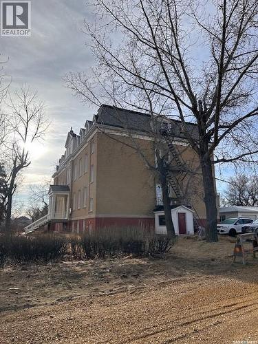 401 1St Avenue, Ponteix, SK 