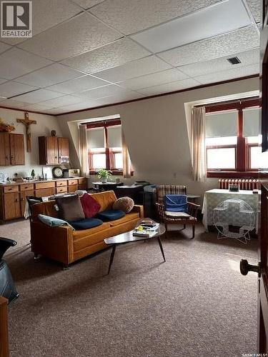 401 1St Avenue, Ponteix, SK 