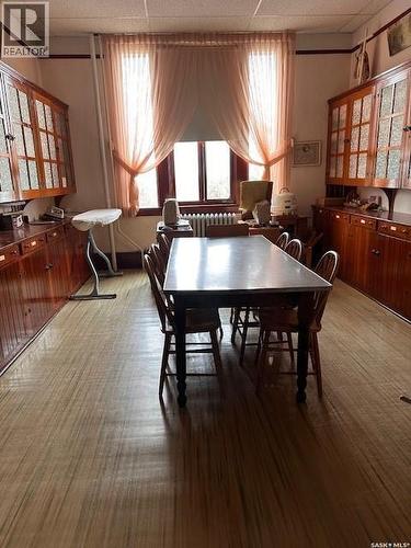 401 1St Avenue, Ponteix, SK 