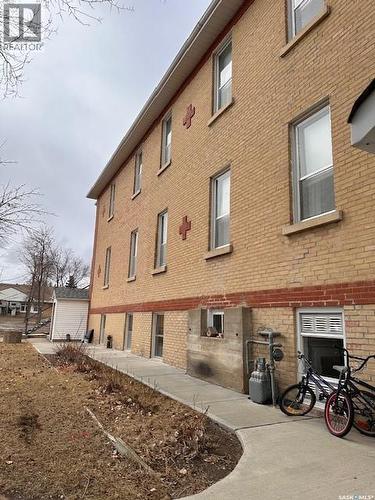 401 1St Avenue, Ponteix, SK 