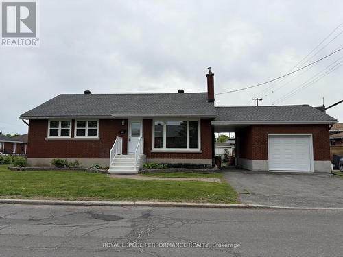 624 CLARKE AVENUE  Ottawa, ON K1K 0Y7