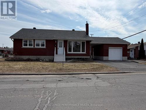 624 CLARKE AVENUE  Ottawa, ON K1K 0Y7