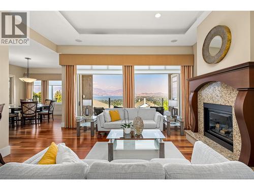 620 Arbor View Drive, Kelowna, BC - Indoor Photo Showing Living Room With Fireplace