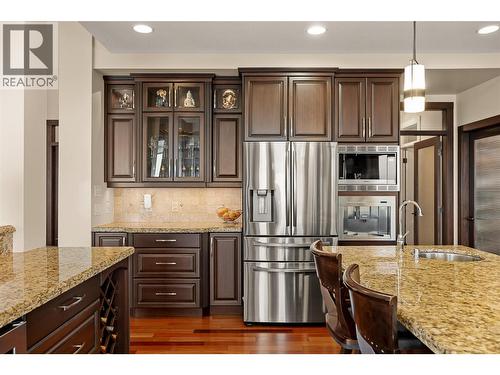 620 Arbor View Drive, Kelowna, BC - Indoor Photo Showing Kitchen With Upgraded Kitchen