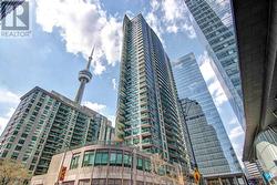 607 - 30 GRAND TRUNK CRESCENT  Toronto, ON M5J 3A4