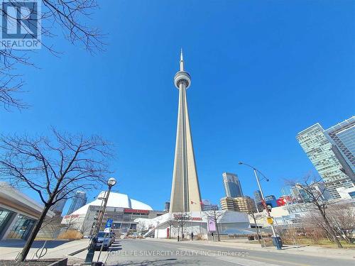 607 - 30 Grand Trunk Crescent, Toronto, ON - Outdoor