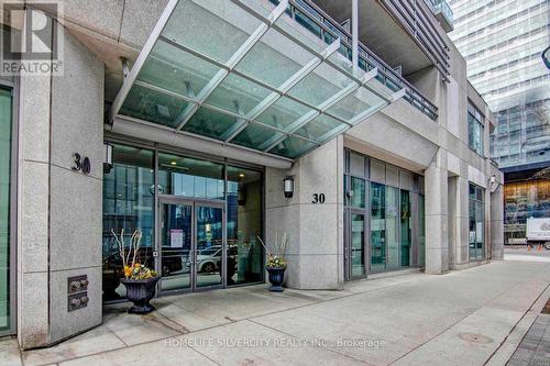 607 - 30 Grand Trunk Crescent, Toronto, ON - Outdoor