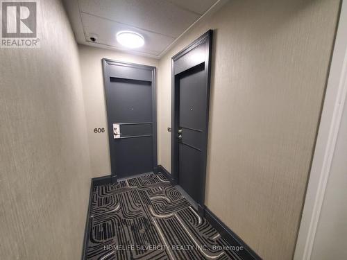 607 - 30 Grand Trunk Crescent, Toronto, ON - Indoor