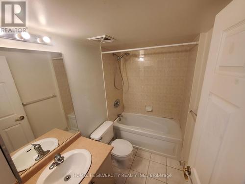 607 - 30 Grand Trunk Crescent, Toronto, ON - Indoor Photo Showing Bathroom