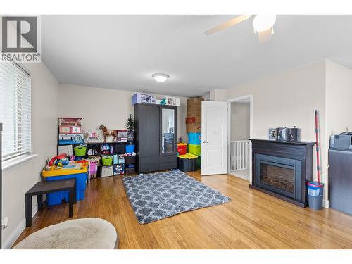 908 Westview Way, West Kelowna, BC - Indoor With Fireplace