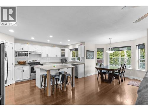 908 Westview Way, West Kelowna, BC - Indoor
