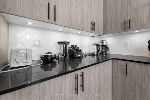 280 Sapling Grove S, Barrhaven, ON - Indoor Photo Showing Kitchen