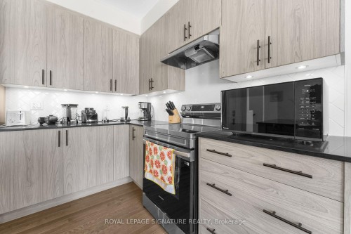 280 Sapling Grove S, Barrhaven, ON - Indoor Photo Showing Kitchen