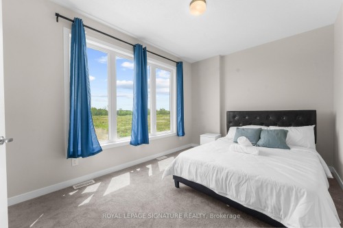 280 Sapling Grove S, Barrhaven, ON - Indoor Photo Showing Bedroom