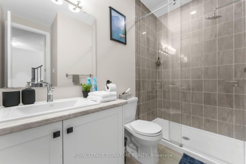 280 Sapling Grove S, Barrhaven, ON - Indoor Photo Showing Bathroom