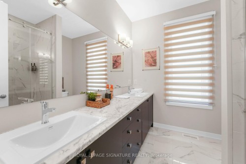 280 Sapling Grove S, Barrhaven, ON - Indoor Photo Showing Bathroom