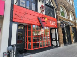 2197 Bloor Street W Toronto, ON M6S 1N2