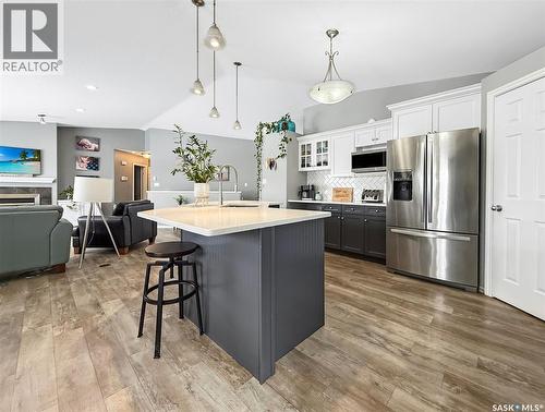 512 Keene Drive, Swift Current, SK - Indoor Photo Showing Kitchen With Stainless Steel Kitchen With Upgraded Kitchen