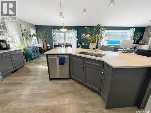 512 Keene Drive, Swift Current, SK - Indoor Photo Showing Kitchen With Double Sink