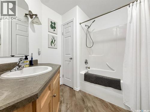 512 Keene Drive, Swift Current, SK - Indoor Photo Showing Bathroom