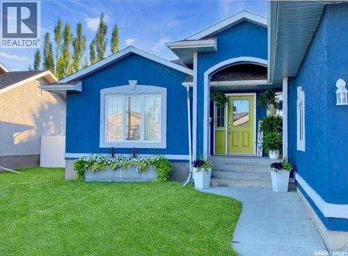 512 Keene Drive, Swift Current, SK - Outdoor