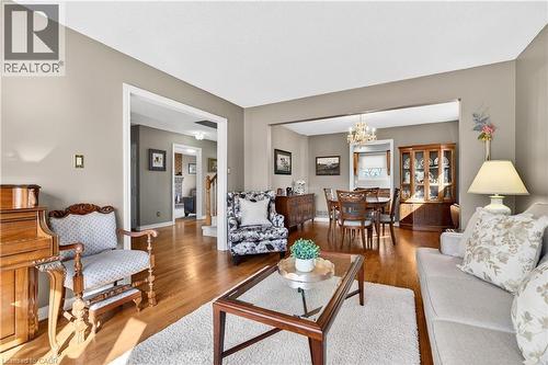 2378 Arnold Crescent, Burlington, ON - Indoor Photo Showing Living Room