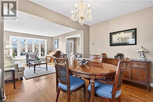 2378 Arnold Crescent, Burlington, ON - Indoor Photo Showing Dining Room