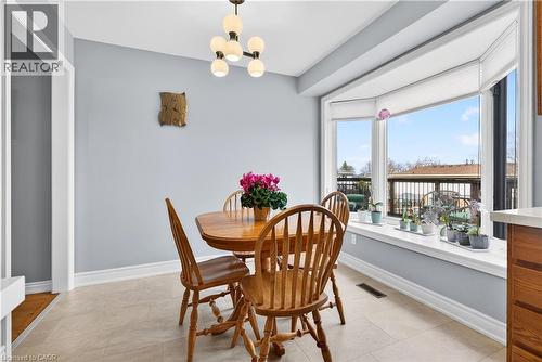 2378 Arnold Crescent, Burlington, ON - Indoor Photo Showing Dining Room