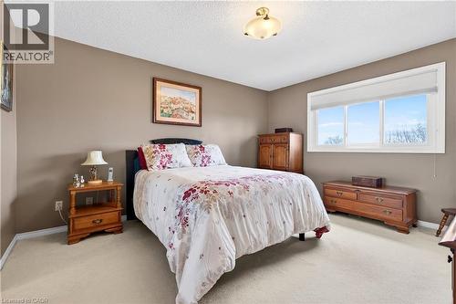 2378 Arnold Crescent, Burlington, ON - Indoor Photo Showing Bedroom