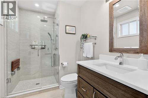 2378 Arnold Crescent, Burlington, ON - Indoor Photo Showing Bathroom