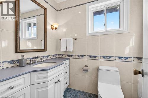 2378 Arnold Crescent, Burlington, ON - Indoor Photo Showing Bathroom