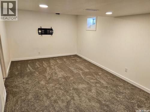 660 9Th Avenue Ne, Swift Current, SK - Indoor